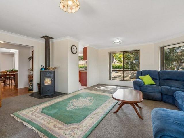 Spacious Seven Bedroom Rural Retreat