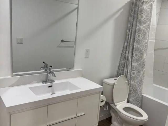 PRIVATE ROOM IN SHARED 2 BEDROOM BASEMENT SUITE