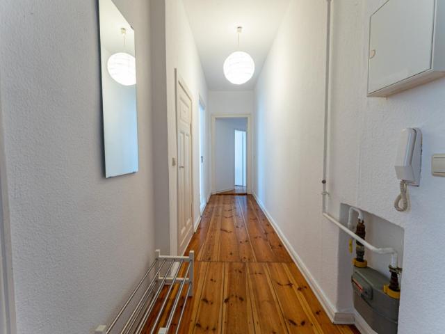 Spacious single bedroom in a 3 bedroom apartment near Boxhagener Platz