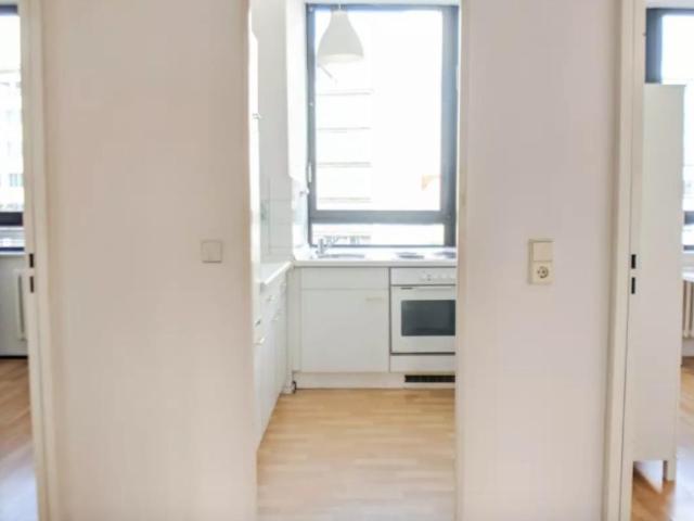 Spacious single bedroom in a 3 bedroom apartment near Bunter Garten