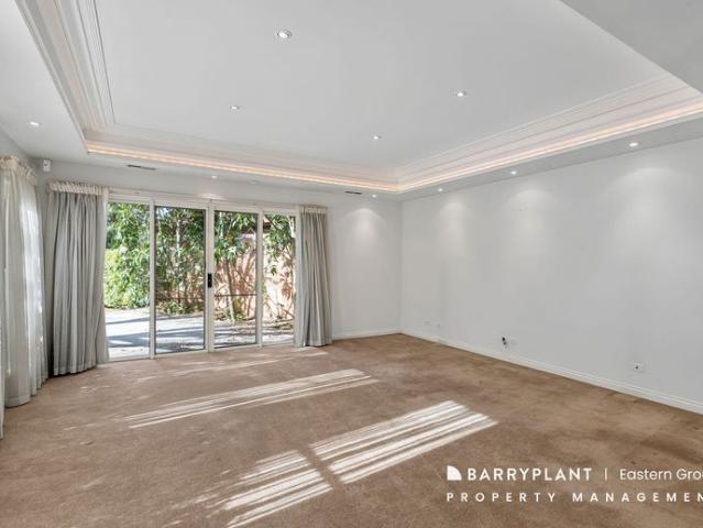 Spacious Single Level Family Home Garden Maintenance Included