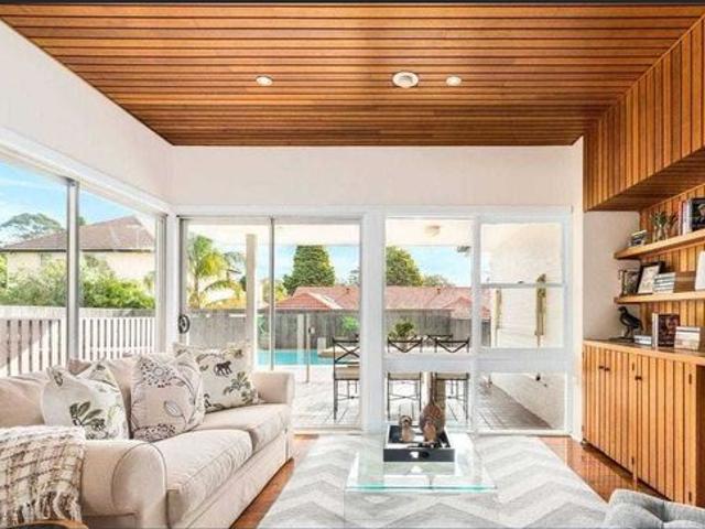 Spacious Single Level Family Home with Pool in Prime East Lindfield Location