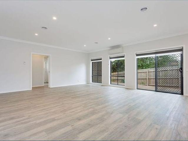 Spacious Single Level Family Living in a Prime Mooroolbark Location