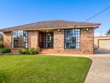 SPACIOUS SINGLE LEVEL HOME ON 687SQM