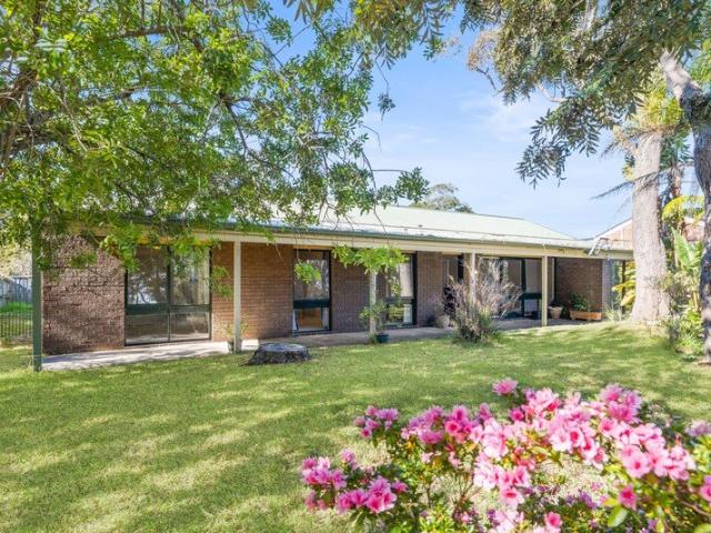 Spacious single level home plus granny flat