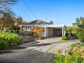 Spacious Single Level Living Moments from Templestowe Village
