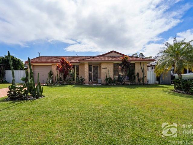Spacious Single Level Living in a Convenient Forster Location