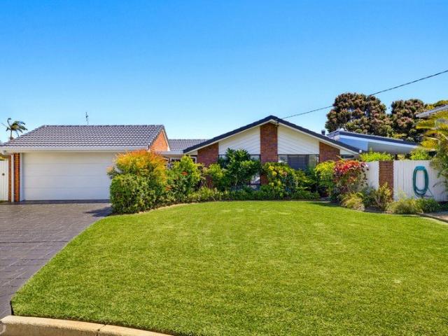 Spacious Single Level Living in a Sought After Family Setting