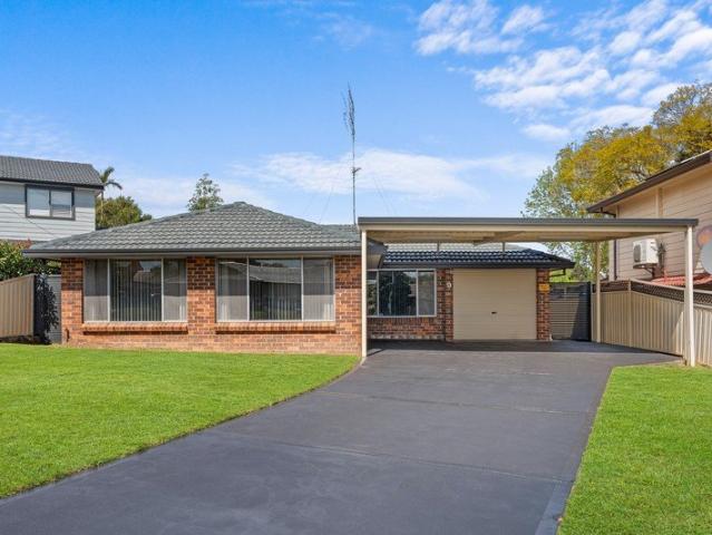 Spacious Single Level Living in South Penrith!