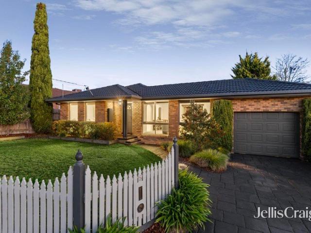 Spacious single level living with expansive entertainers' deck