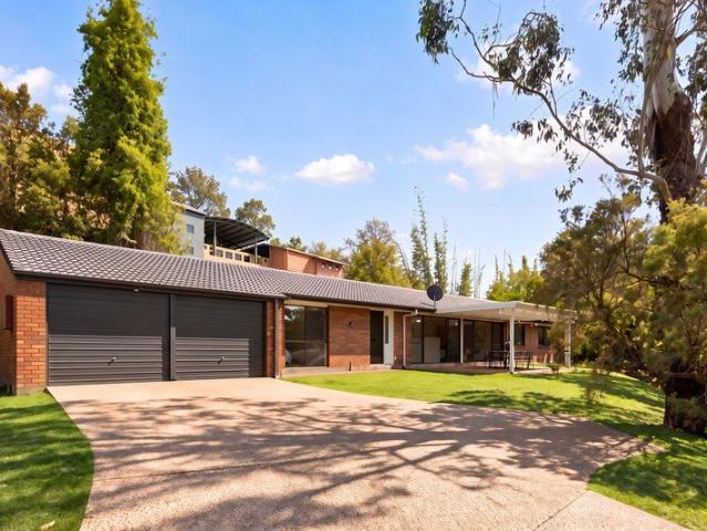 Spacious Single Level Living with Leafy Surrounds