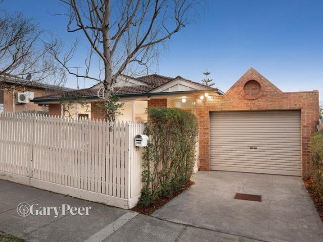 Spacious single level sanctuary in a prized parkside position