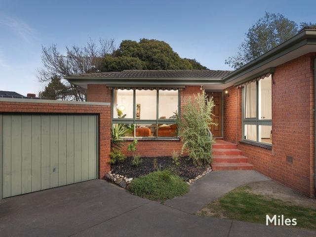 Spacious, Single Level & Standalone Garden Set Sanctuary