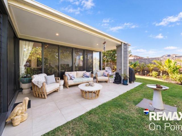 Spacious Single Level Town House Living with a Full Sized Backyard