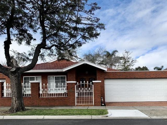 Spacious Single Level Villa in Prime Caulfield South Location