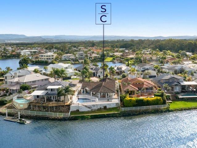 Spacious Single Storey Waterfront Living on a HUGE East Facing 1000m2 block
