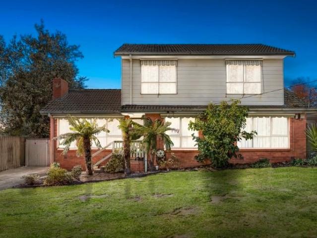 Spacious Six Bedroom Family Home