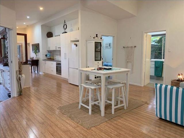 Spacious South Mission Beach Home with Pool