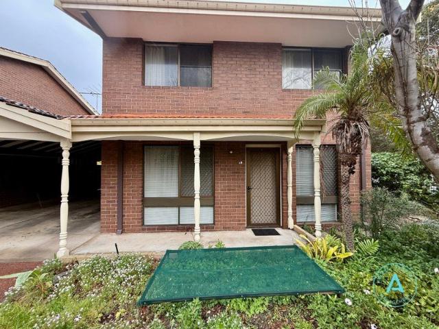 Spacious South Perth Townhouse in a Fantastic Location