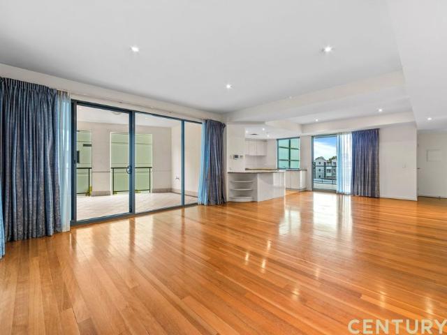 Spacious South Perth Apartment with Resort Style Facilities