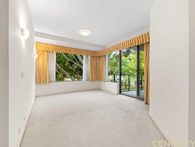 Spacious South Perth Apartment with Resort Style Facilities