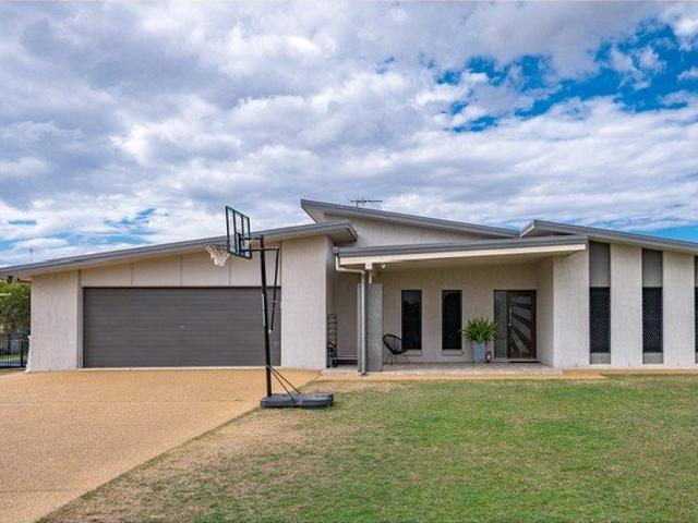 Spacious Small Acreage Living in Gracemere