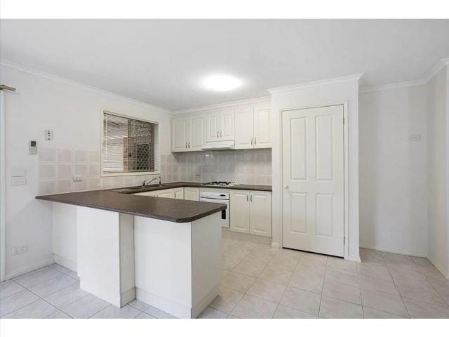 Spacious, spotless, beachside location!