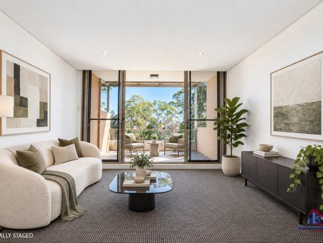SPACIOUS SPLIT LEVEL 2 BEDROOMS, HIGH LEVEL, DOUBLE PARKING & RESERVE PARK VIEWS
