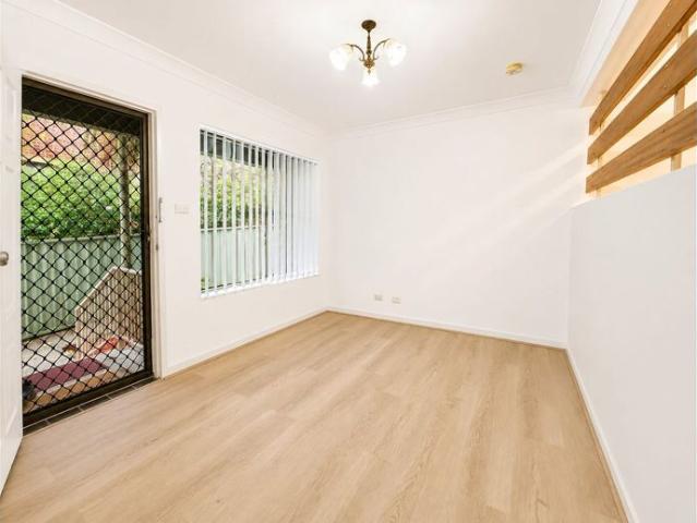 Spacious Split Level 3 Bedroom Townhouse in Prime Kogarah Location