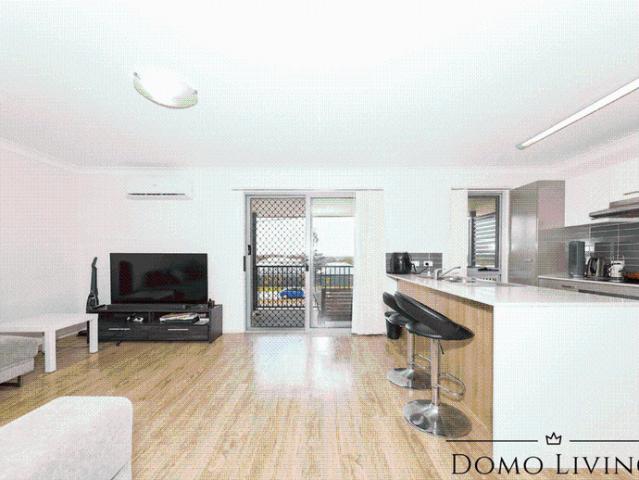 Spacious Split Level Townhouse with Excellent Privacy & Flexible Living