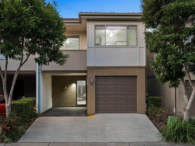 Spacious Split Level Townhouse with Modern Comfort and Outdoor Living