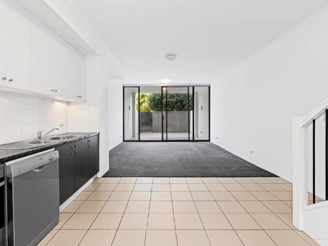 Spacious split level two bedroom apartment in resort style Zenix