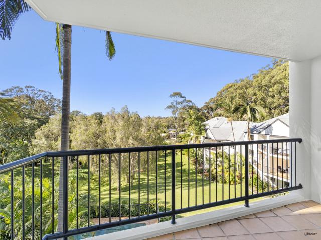 Spacious Split Level Apartment in Resort Style Complex
