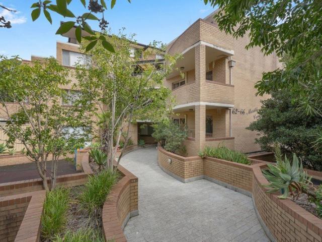 Spacious Split Level Entertainer
