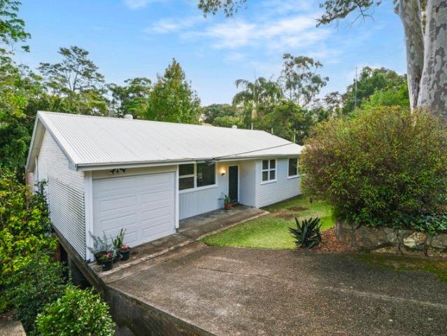 Spacious Split Level Family Living with a Tranquil Leafy Outlook