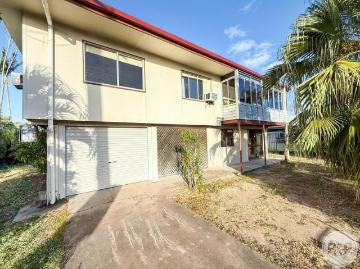Spacious Split Level Living in the Heart of Kirwan!