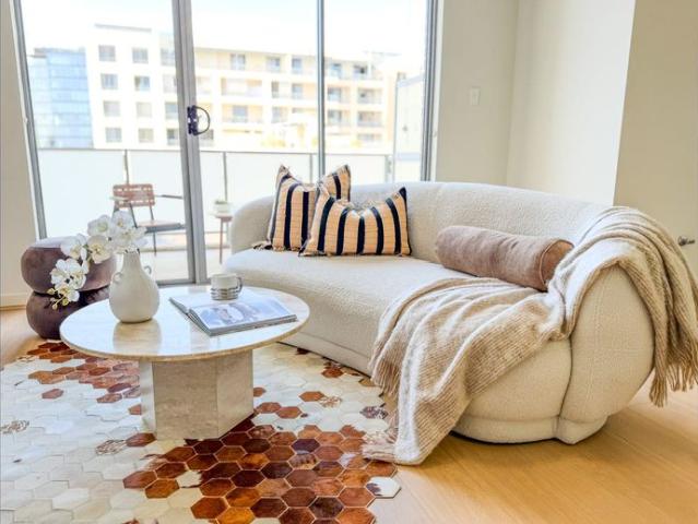 Spacious Split Level Penthouse with 3 Toilets & Study room Facing North Quiet Side