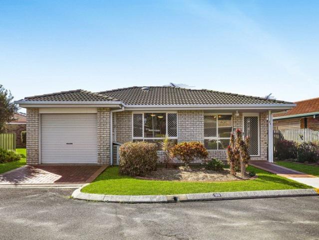 SPACIOUS STAND ALONE VILLA PENINSULA PARK OVER 50'S RETIREMENT ESTATE
