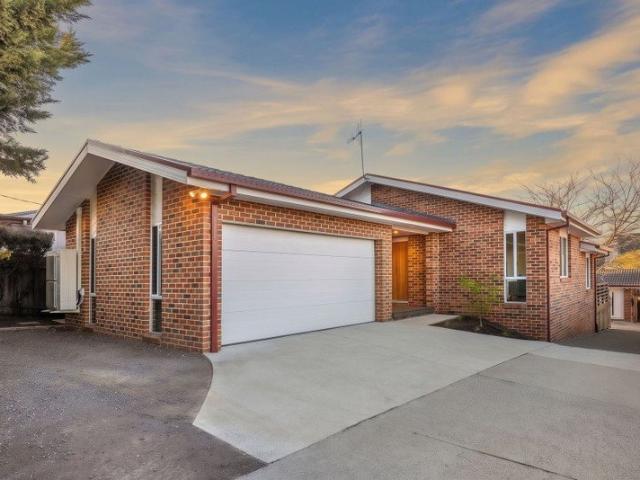 Spacious, Strata Free Living in a Sought After Location