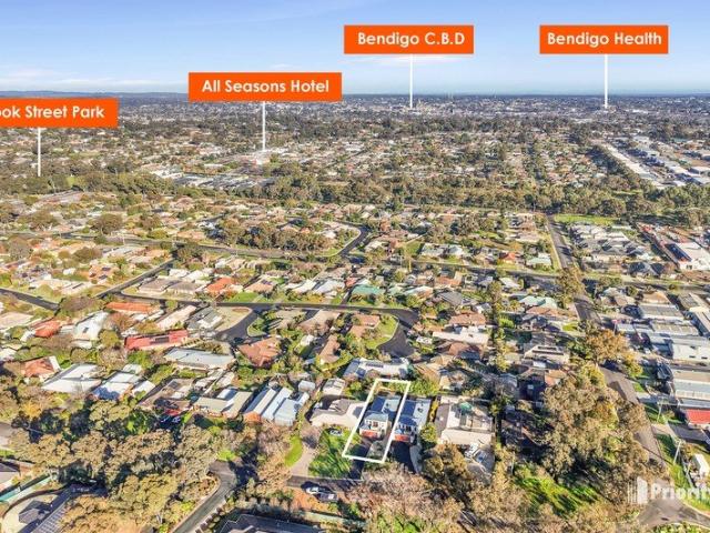 SPACIOUS STRATHDALE LIVING WITH FLEXIBLE FAMILY APPEAL