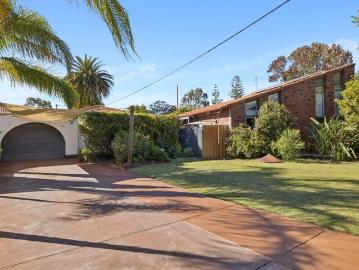 Spacious Street Front Duplex with Flexible Living & Bonus Extension No Strata Levies