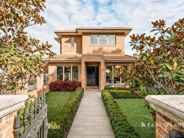 Spacious Street Fronted Living in a Prime Location
