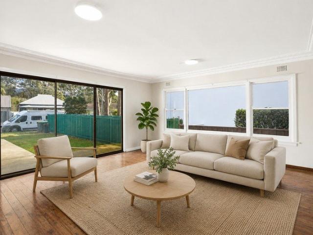 Spacious Student Friendly Home Close to UOW