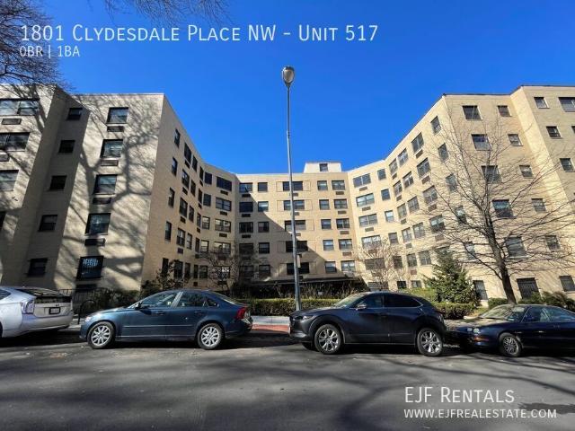 Spacious Studio Apartment W/Roof Top, Gym, Laundry, Front Desk, & Much More!