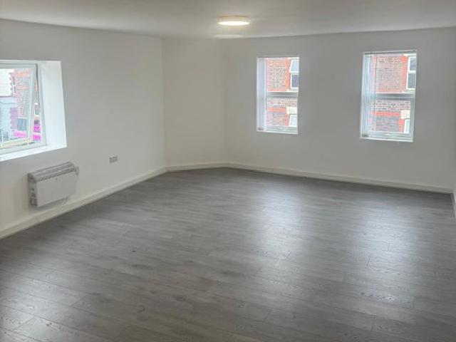 Spacious Studio Flat