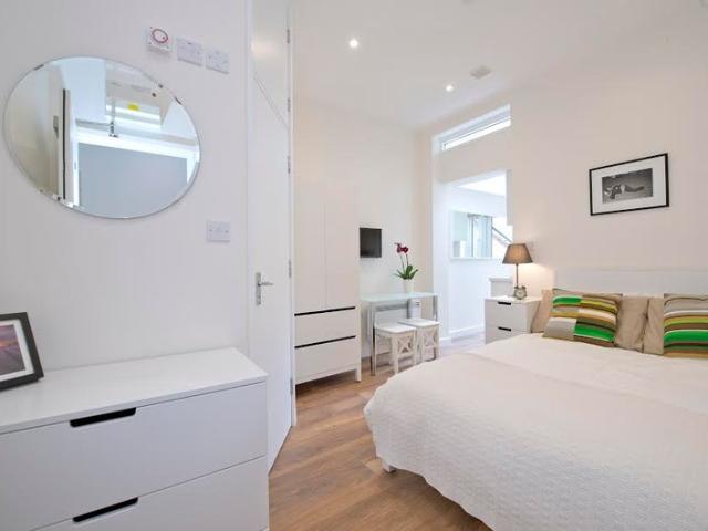 Spacious Studio Flats Available in Shepherds Bush