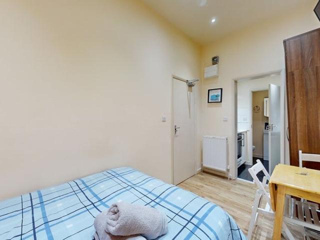 Spacious Studio in Cricklewood