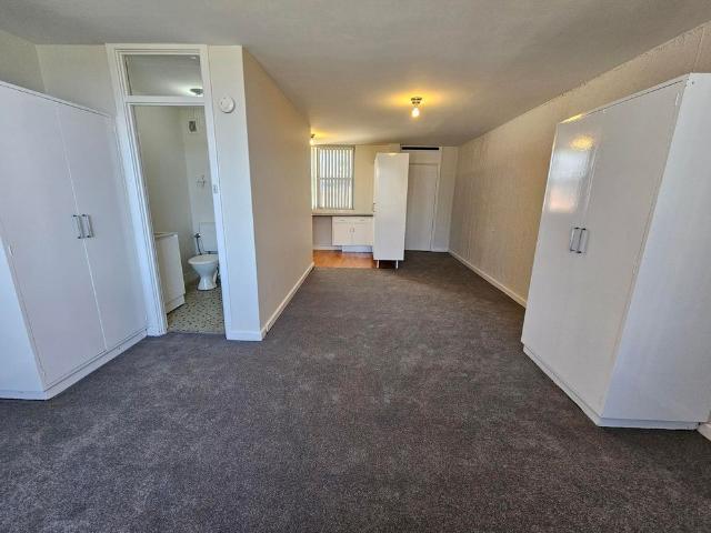 Spacious Studio in Excellent Location