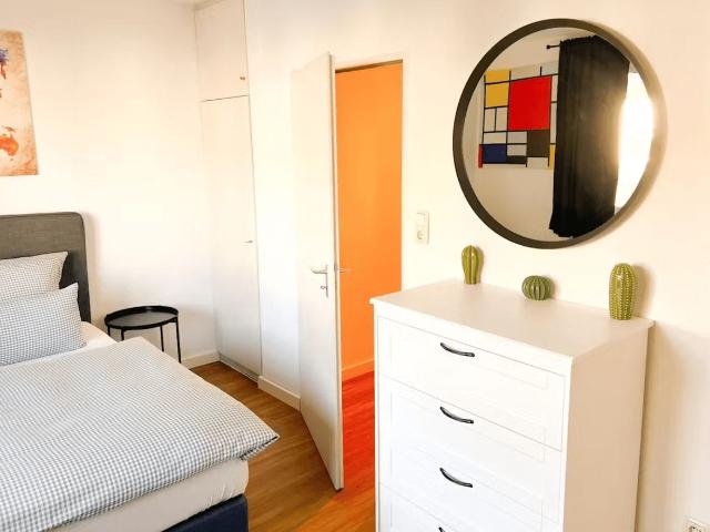 Spacious studio in Frankfurt Westend, Frankfurt Amsterdam Apartments for Rent