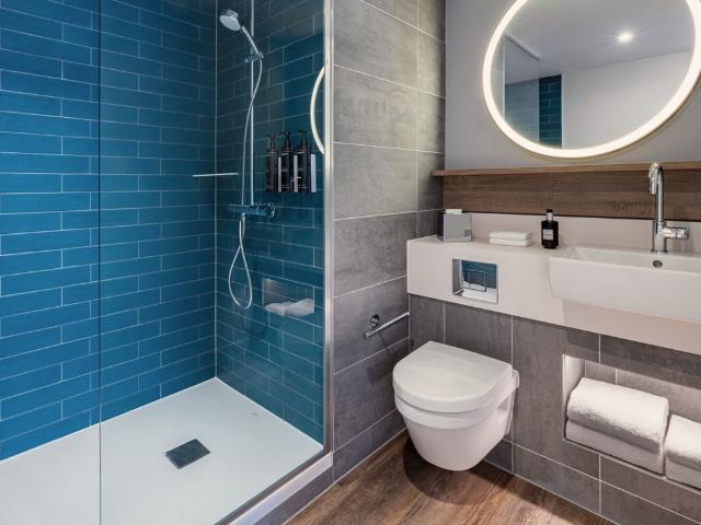 Spacious studio in high end residence at CDG